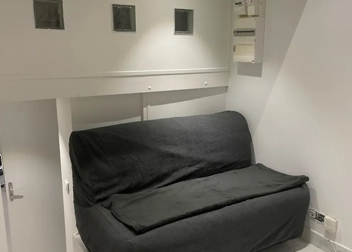 A Cote Du Sacree Coeur Et Montmartre